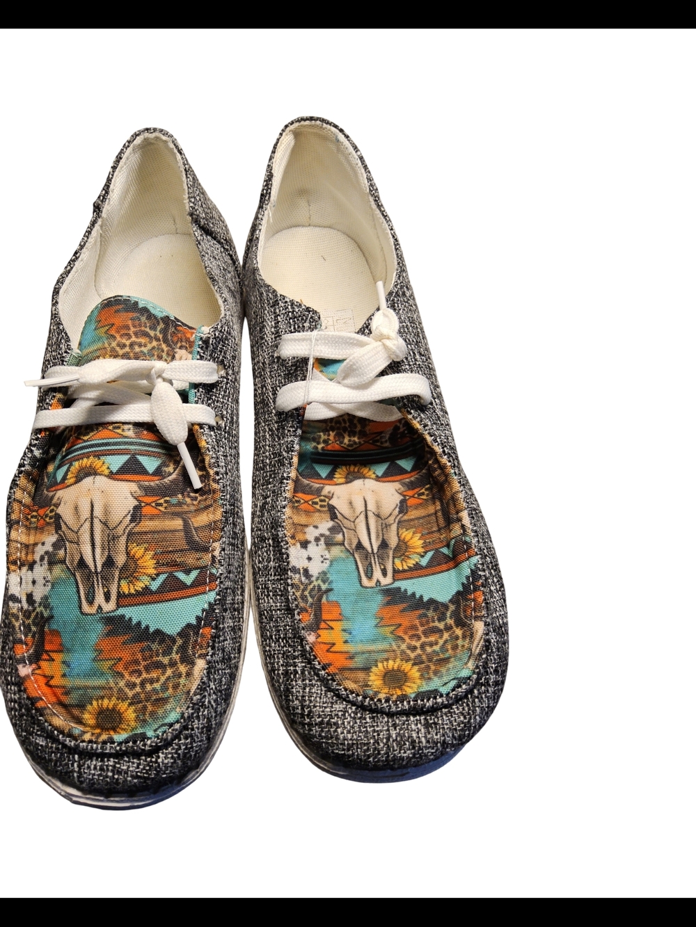 Preloved Casual Women's Size 41 Slip-On Shoes with Southwestern Print